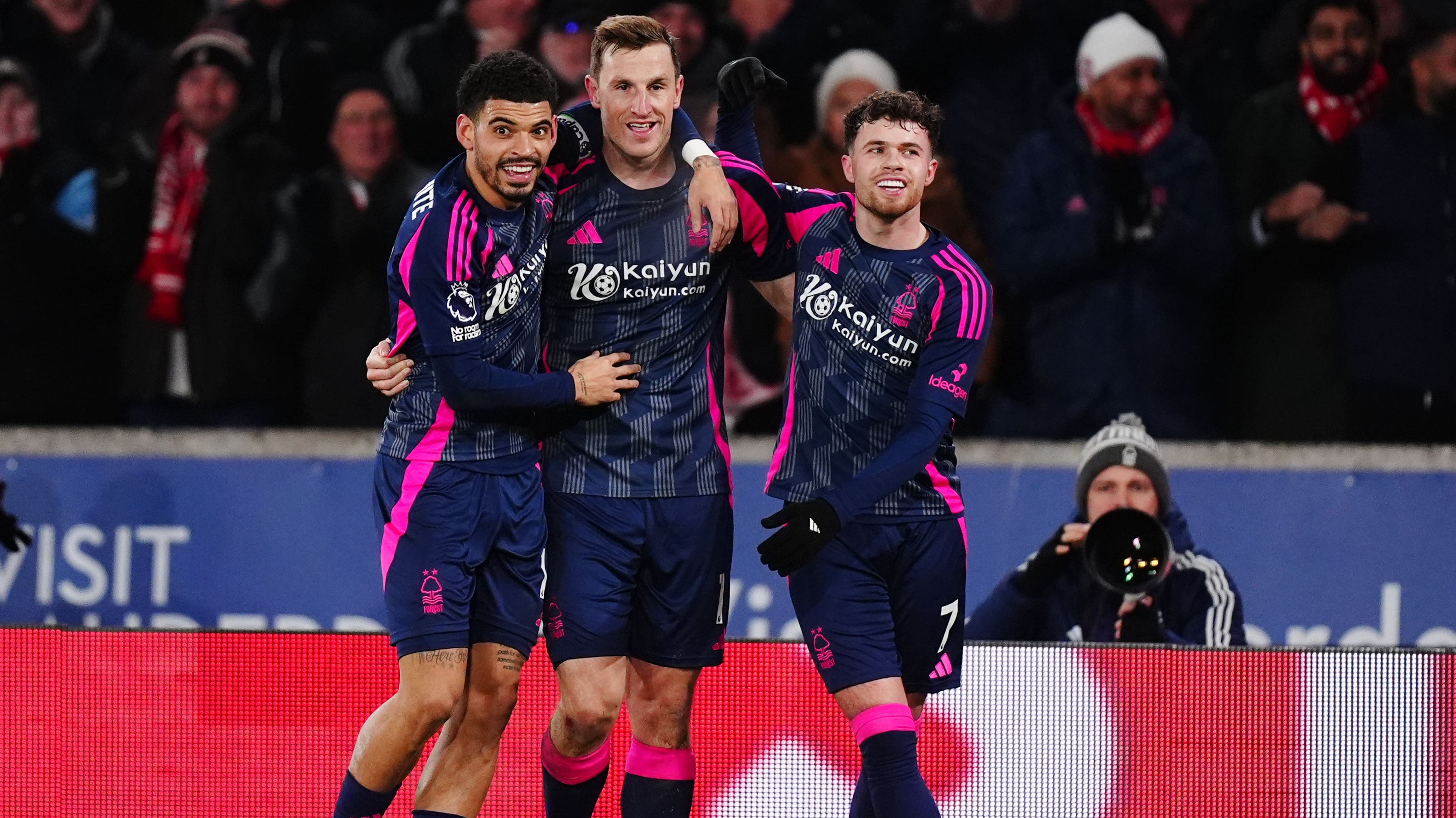 由於年輕且 由於年輕且