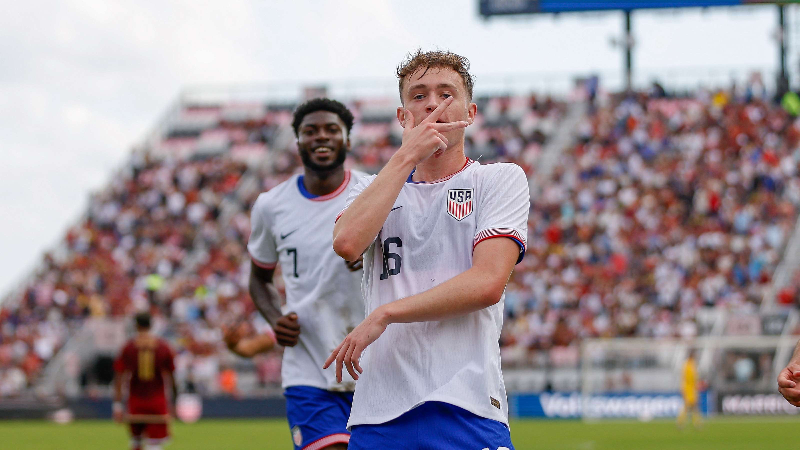 速引发了球 速引发了球